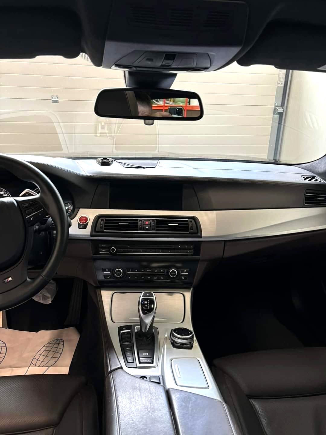BMW-interieur na een volledige reiniging, S.T. Detailing Franeker